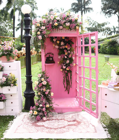 Photo-op and Floral detail — Mehendi decor — Zuri